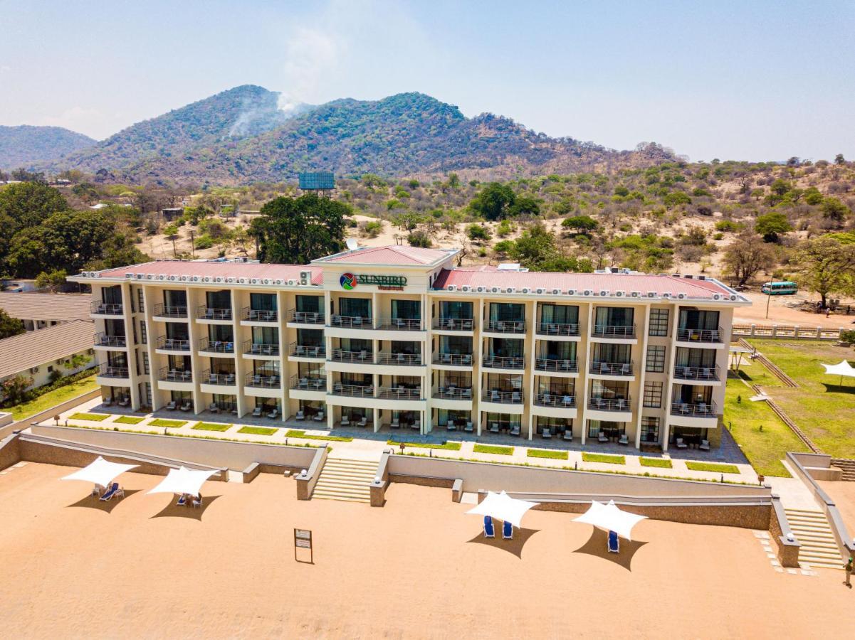 Sunbird Waterfront Hotell Salima Exteriör bild